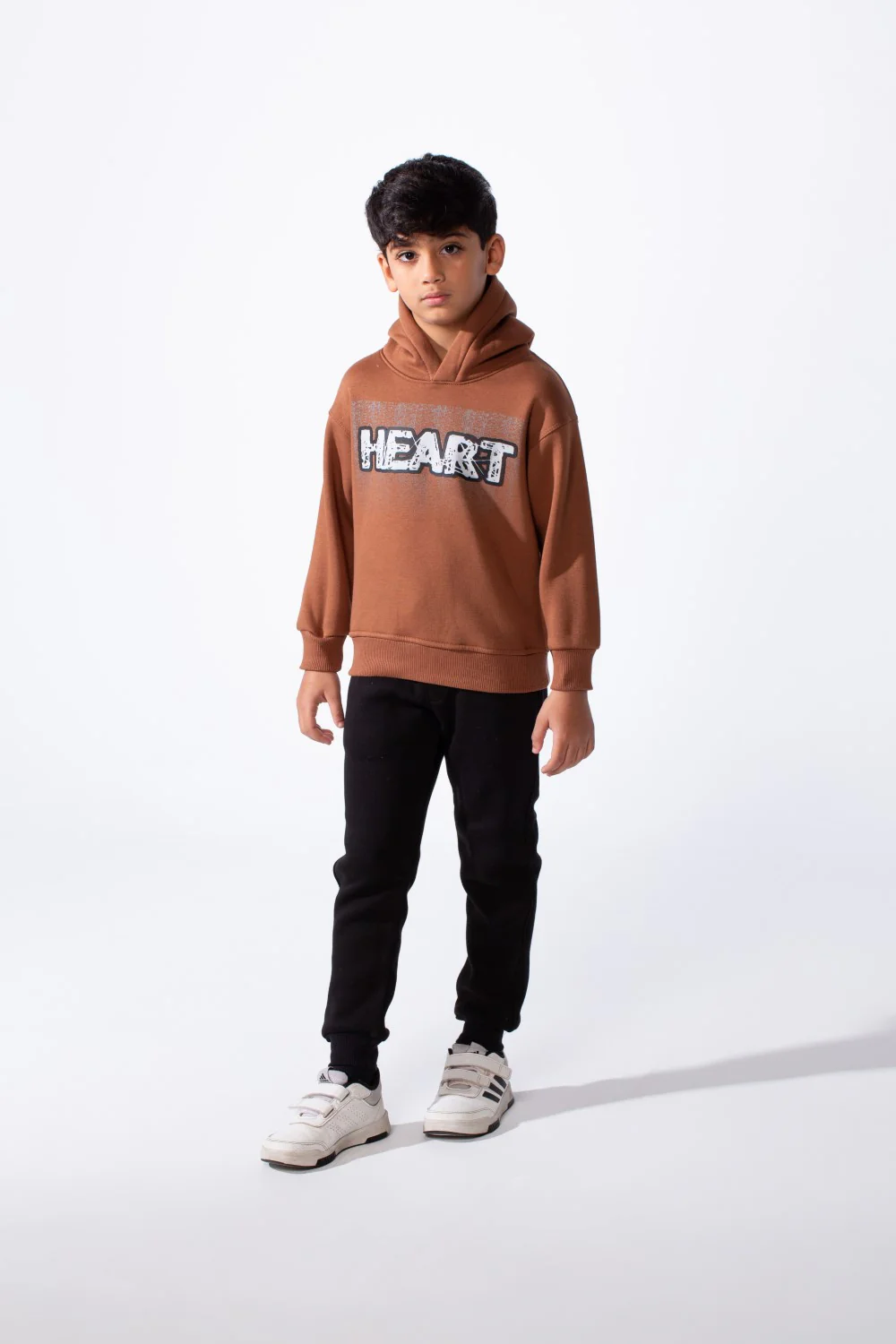 Boy’s Heart Graphic Design Casual Two-Pieces Outfit Set - Image 4