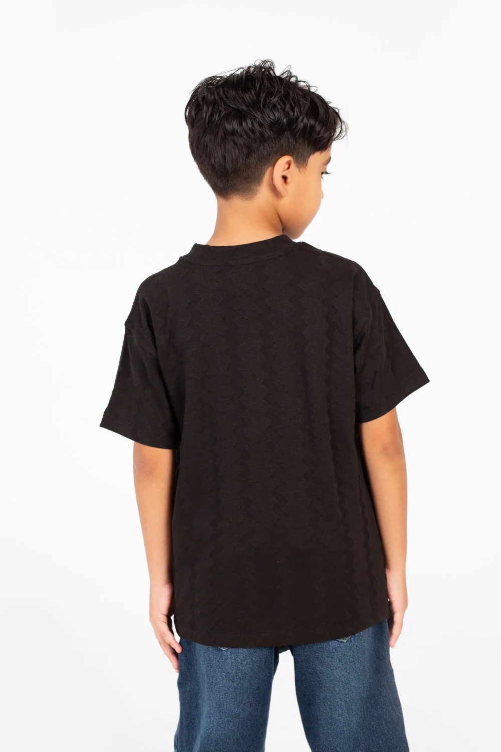 Boy's Basic Round Neck T-Shirt With Modern Design And Short Sleeves - Image 2