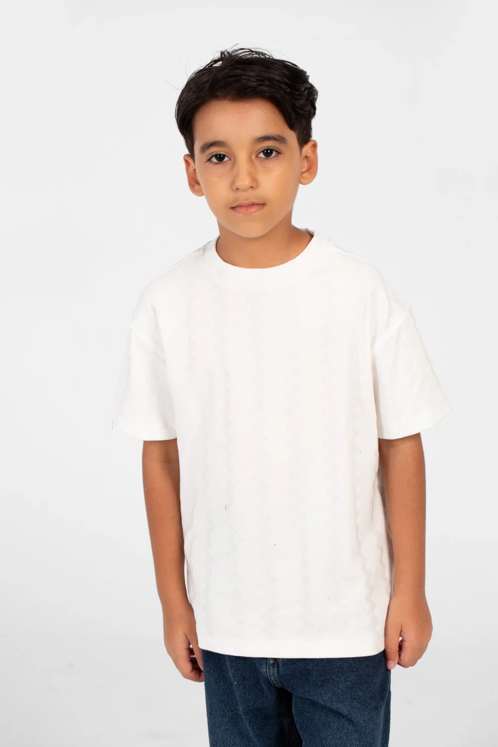Boy's Basic Round Neck T-Shirt With Modern Design And Short Sleeves - Image 5