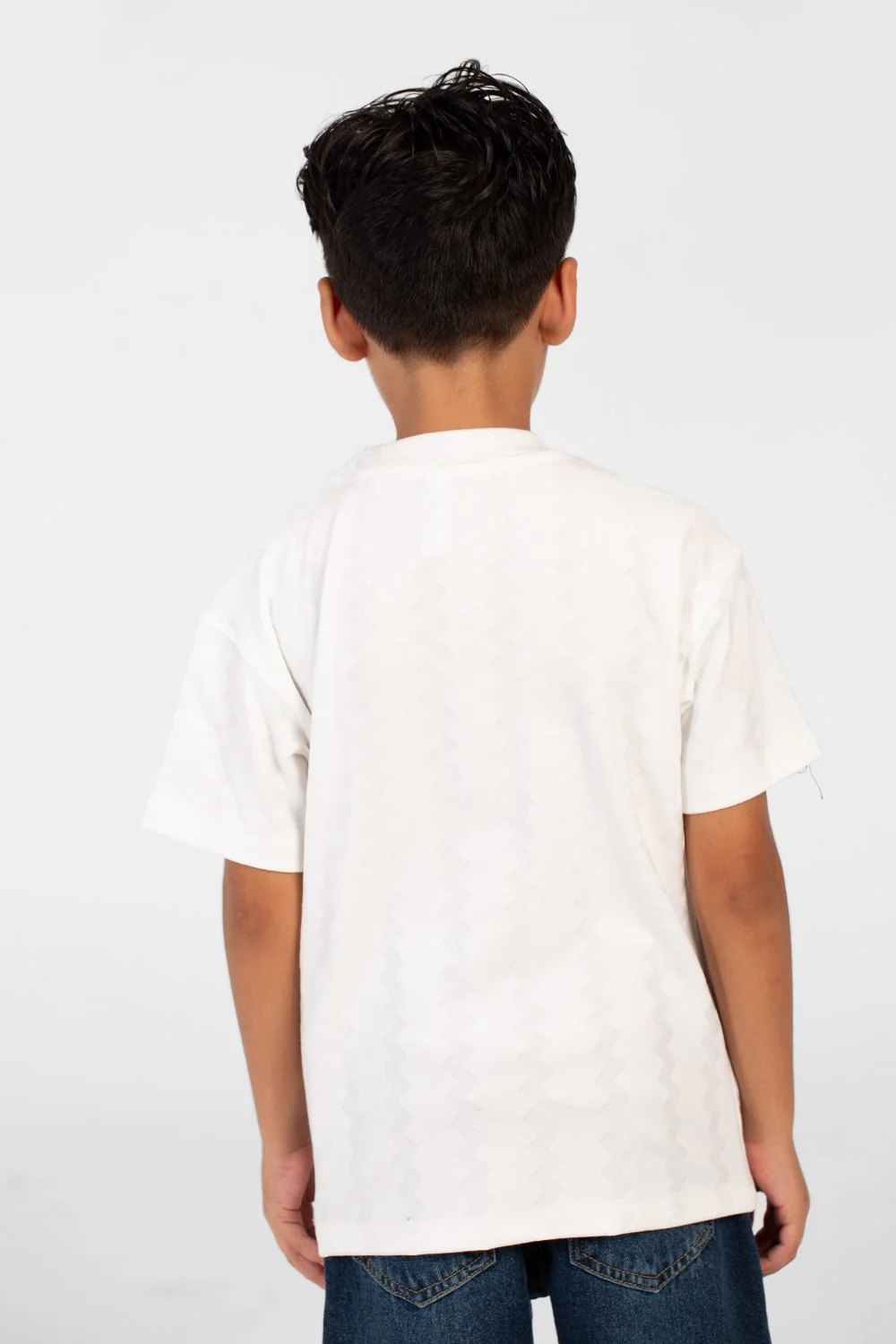 Boy's Basic Round Neck T-Shirt With Modern Design And Short Sleeves - Image 6