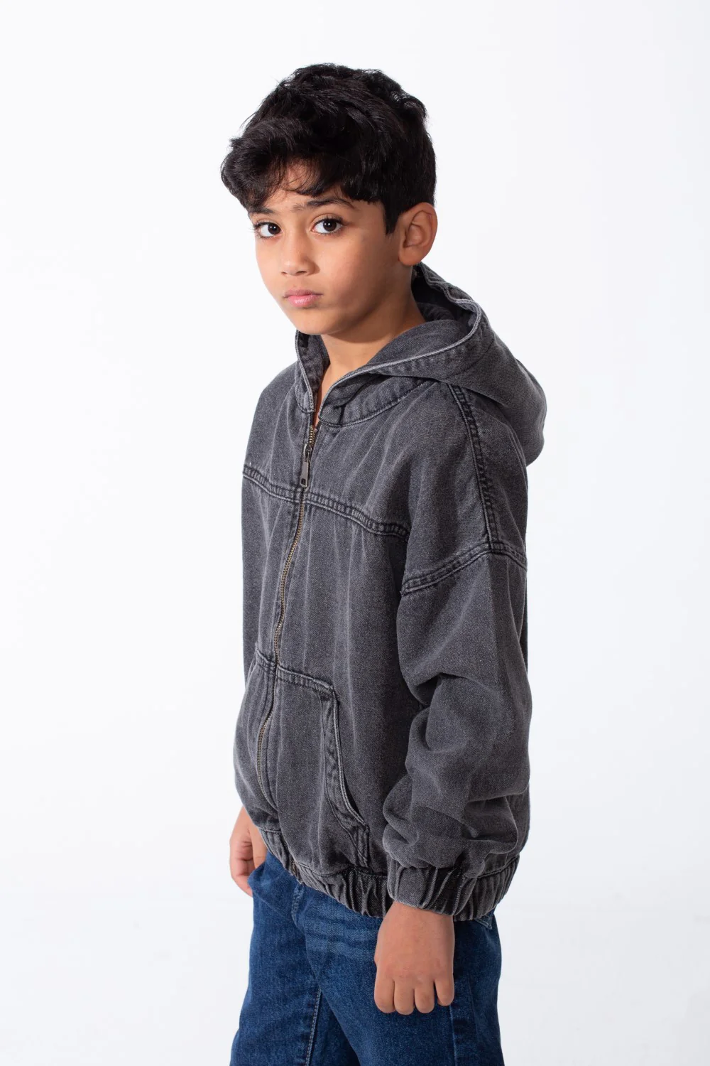Boy's Denim Hood Dropped Shoulders Encased Elastic Cuffs And Hem Functional Front Pockets Oversize Jeans Jacket - Image 4