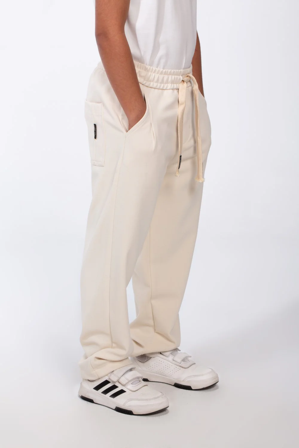 Boy's Elasticated Ribbed Waistband Deep Side Seam Pockets Over Size Fit Casual Outings Sweat Pants - Image 12