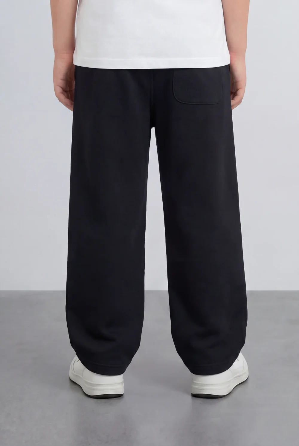 Boy's Embossed Side Logo Clean Look Elastic Oversize Side Pockets Zip Detail Tomato Store Street Sweatpants - Image 6