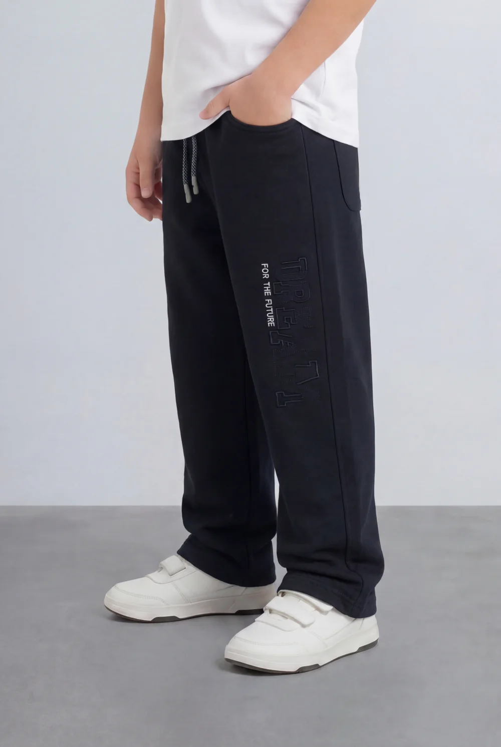 Boy's Embossed Side Logo Clean Look Elastic Oversize Side Pockets Zip Detail Tomato Store Street Sweatpants - Image 8