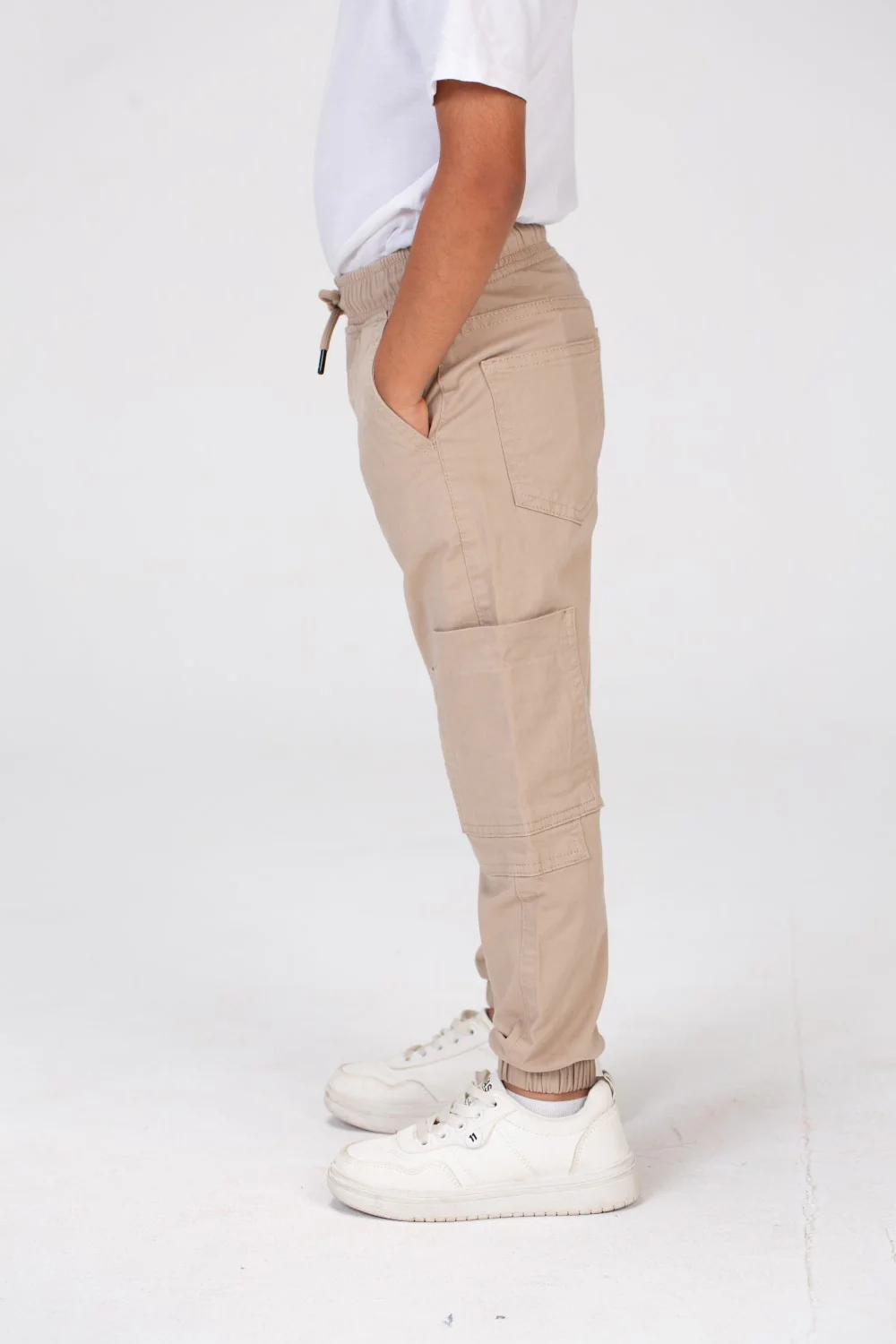 Boys Gabardine Pants With Elastic Waistband And A Distinctive Side Pocket - Image 3