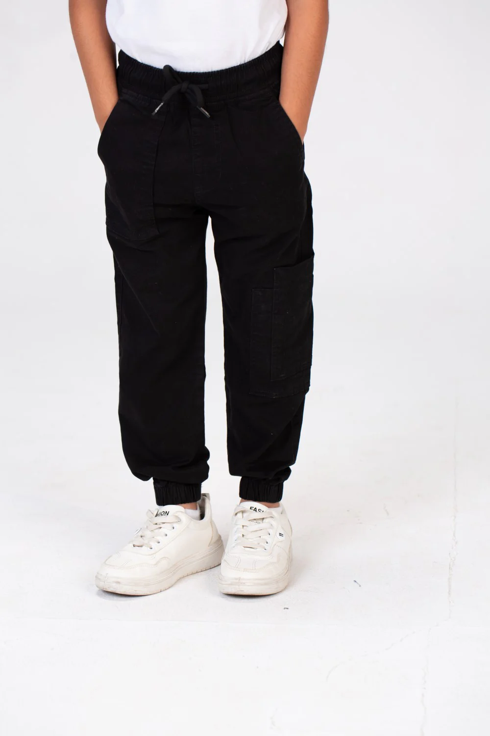 Boys Gabardine Pants With Elastic Waistband And A Distinctive Side Pocket - Image 4