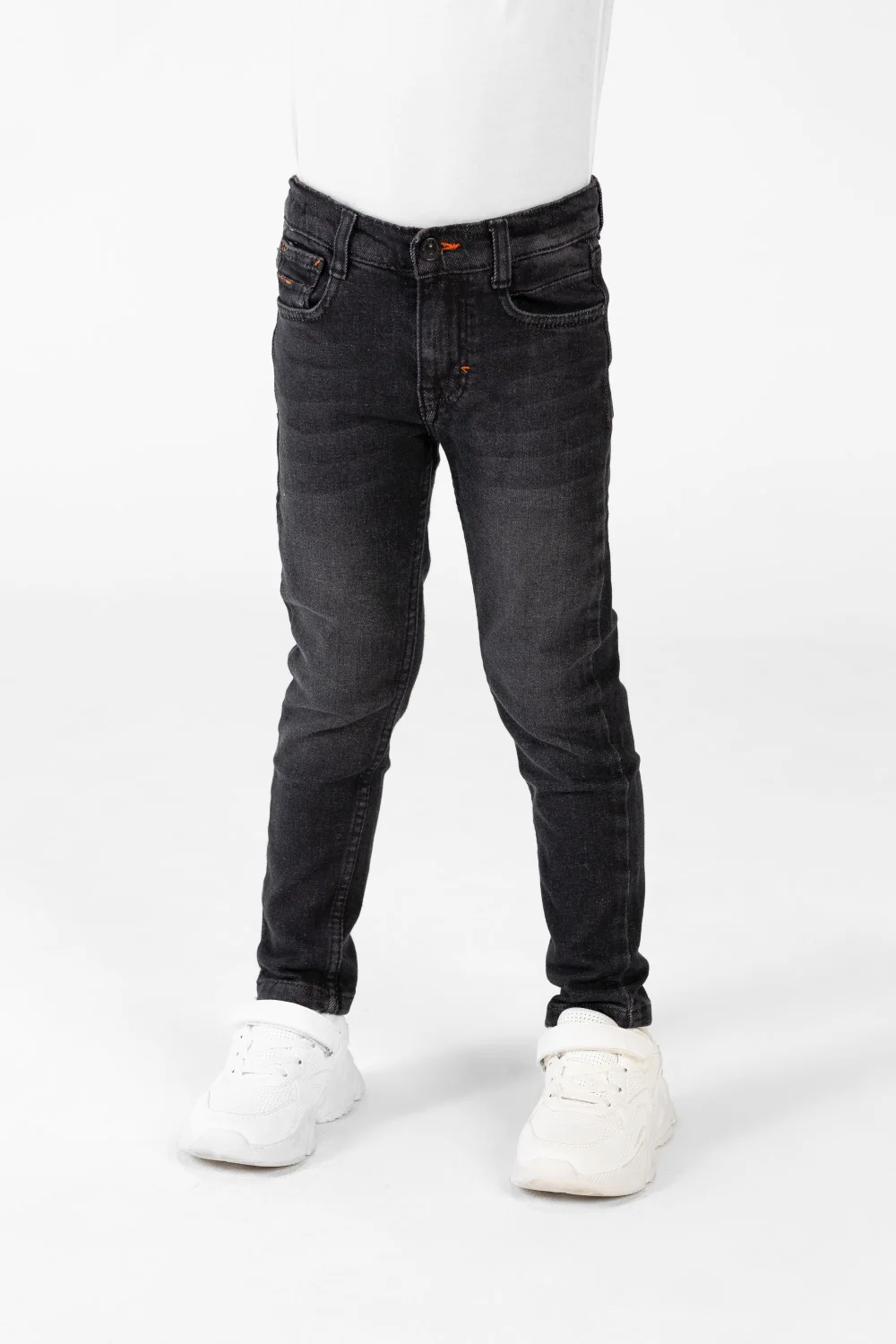 Boy's Jeans Pants With Basic Details And Five Pockets