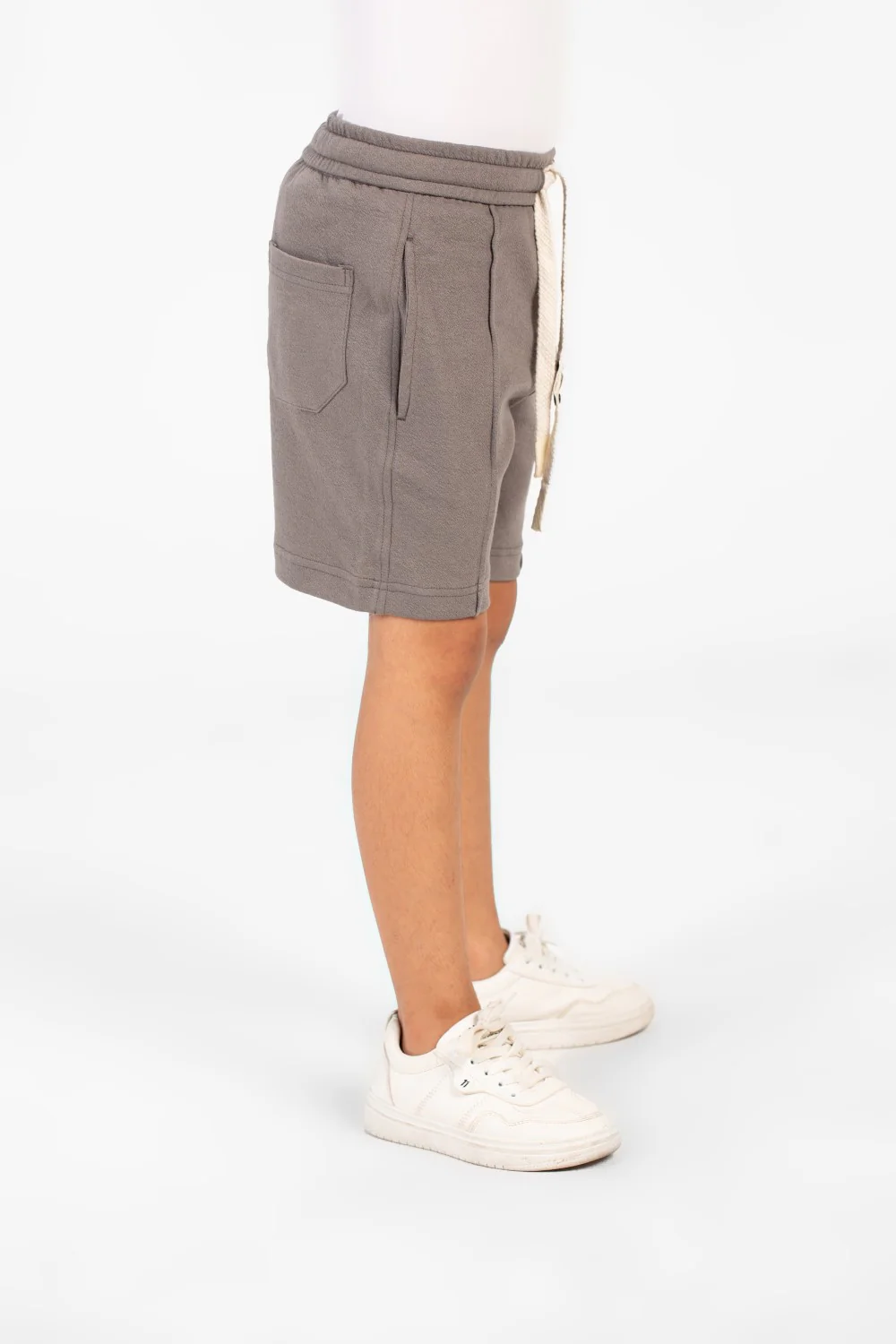 Boy's Milton Short With Elastic Waistband And Side Pockets In Modern Design - Image 11