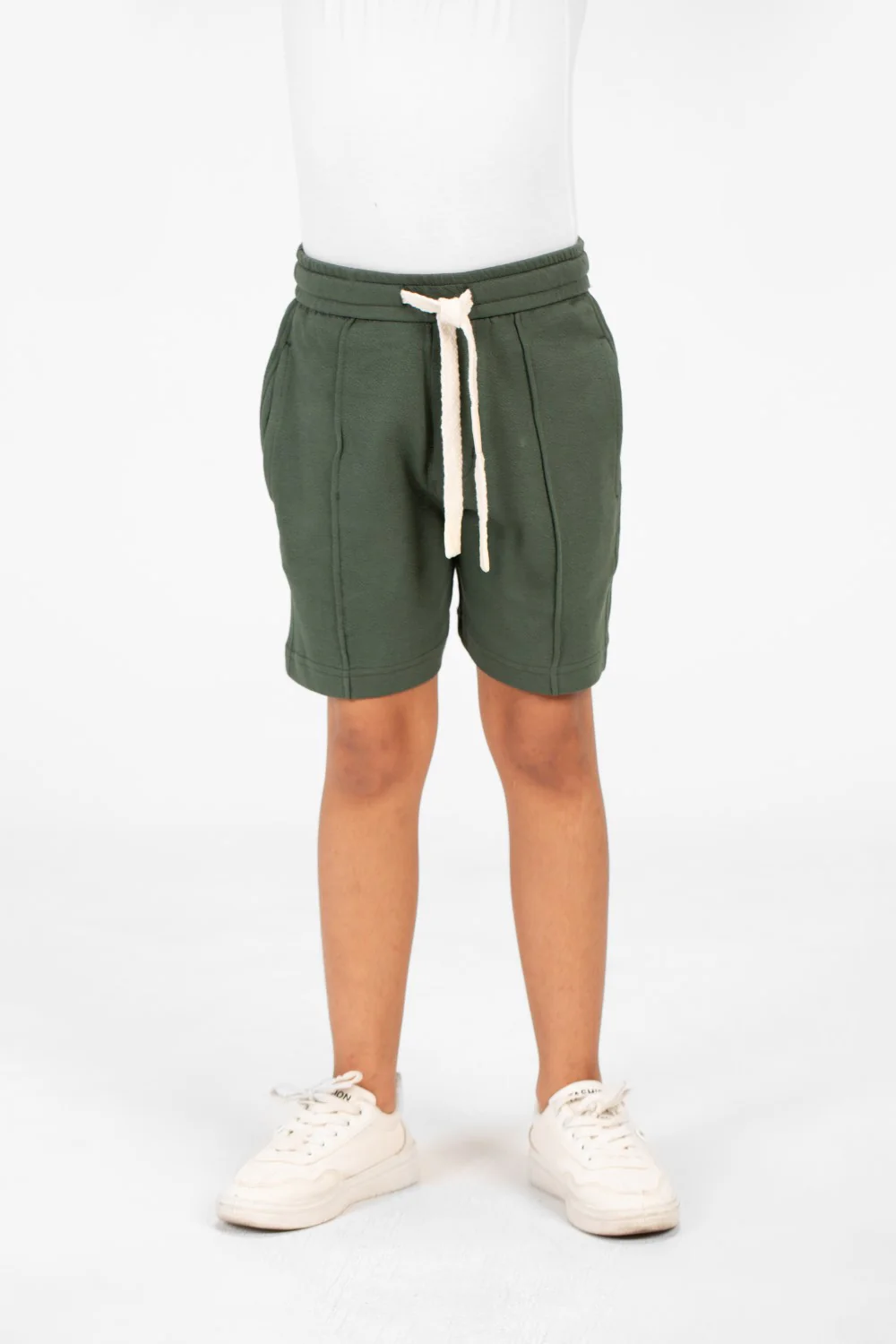Boy's Milton Short With Elastic Waistband And Side Pockets In Modern Design - Image 5
