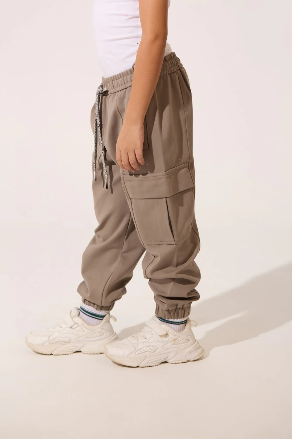 Boy's Oversize Sweatpants With Elastic Waistband And Side Pockets - Image 12