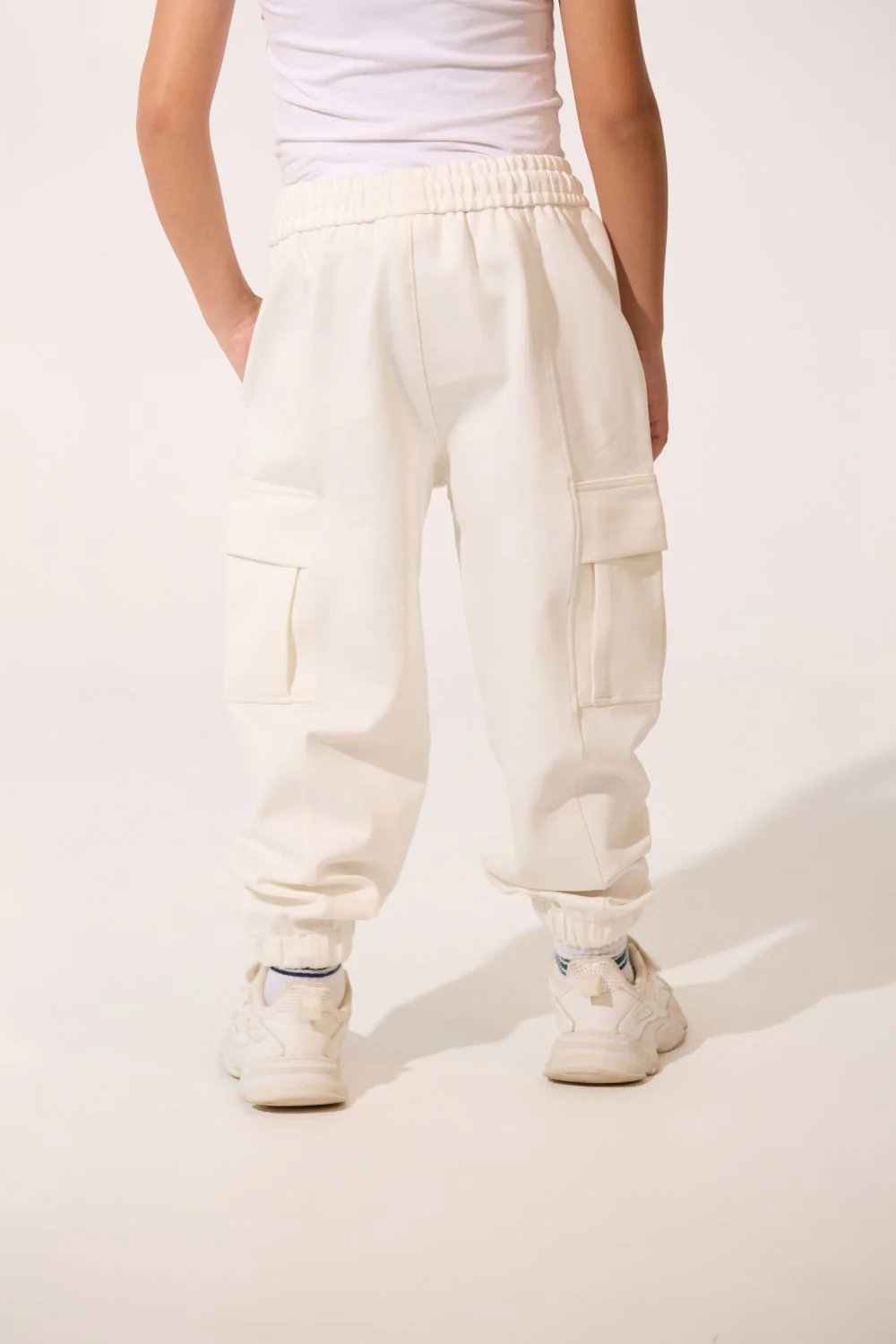 Boy's Oversize Sweatpants With Elastic Waistband And Side Pockets - Image 14