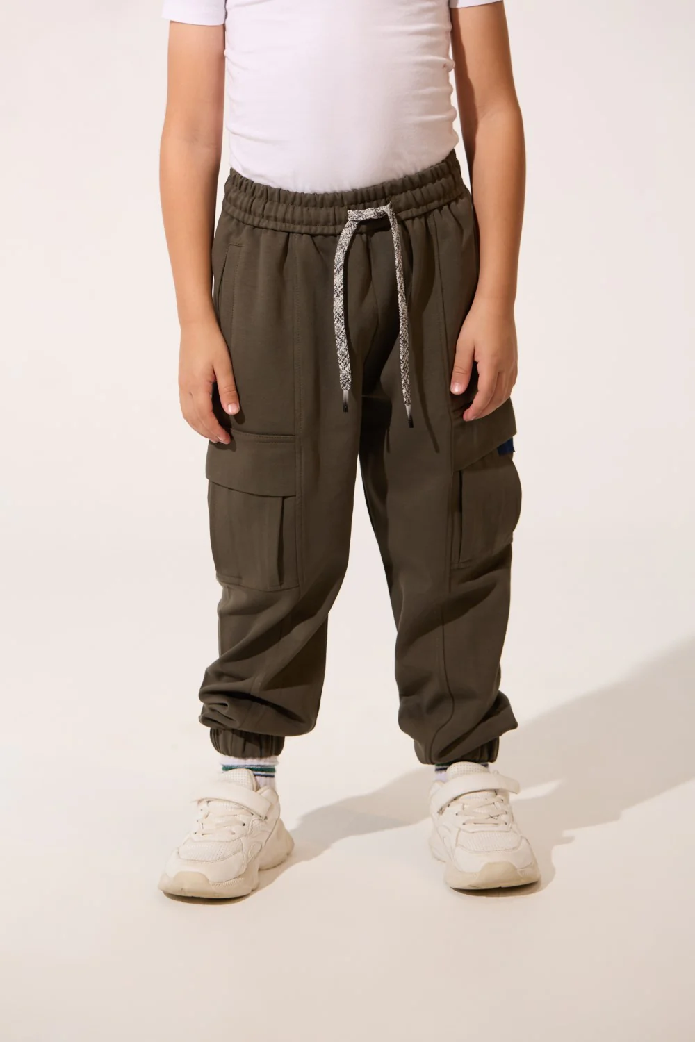 Boy's Oversize Sweatpants With Elastic Waistband And Side Pockets - Image 5