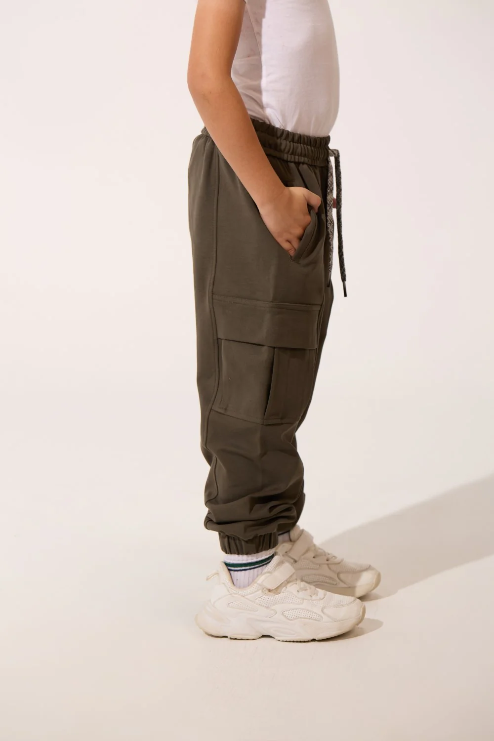 Boy's Oversize Sweatpants With Elastic Waistband And Side Pockets - Image 7