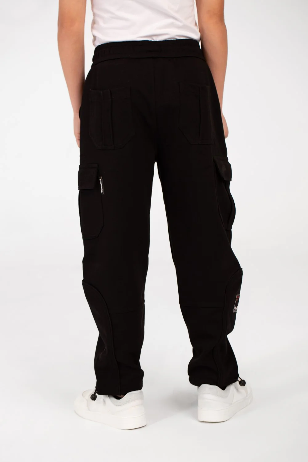 Boy's Oversized Sweatpants In A Modern Design - Image 6