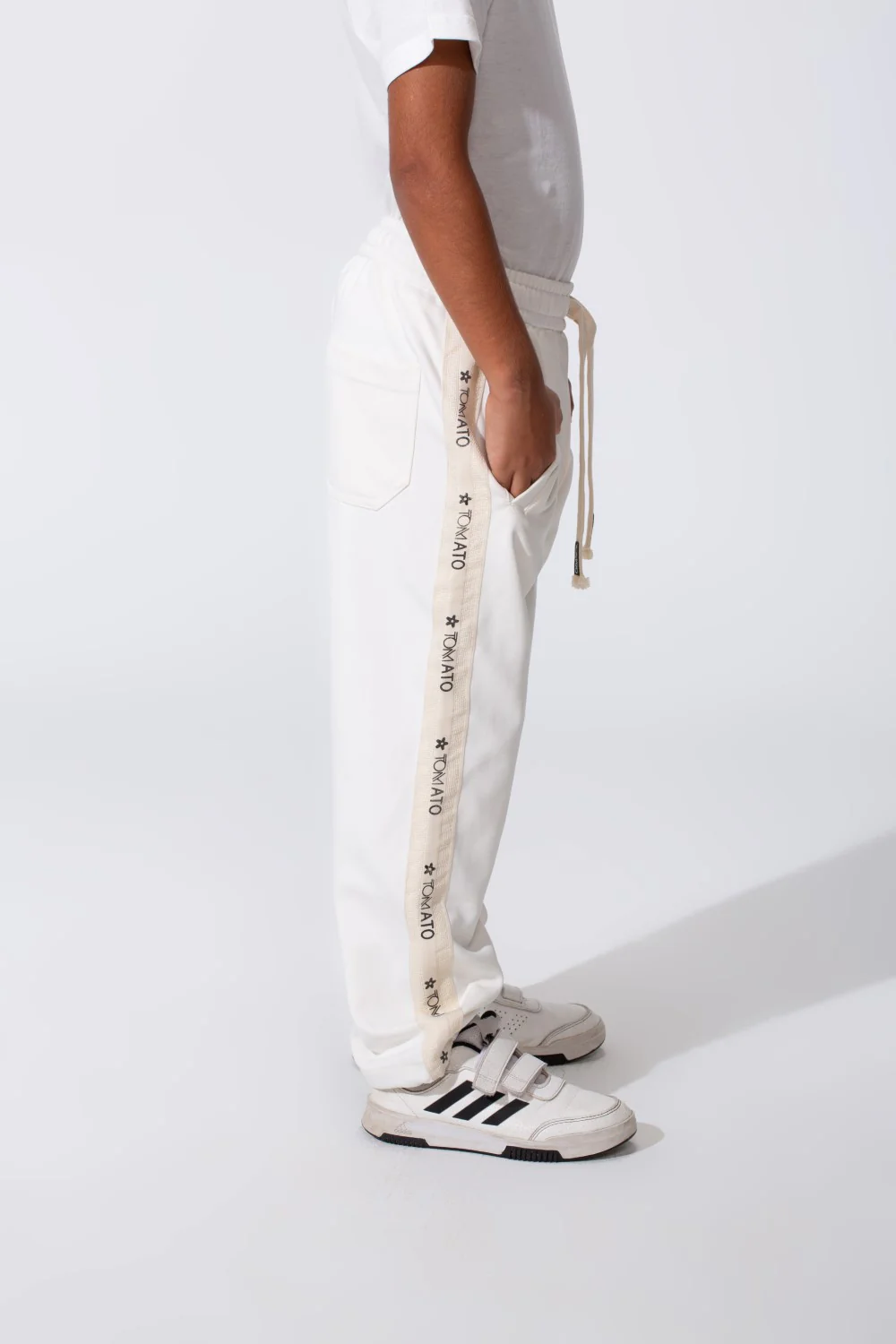 Boy's Oversized Sweatpants With A Tomato Stripe On The Side And Pockets - Image 11