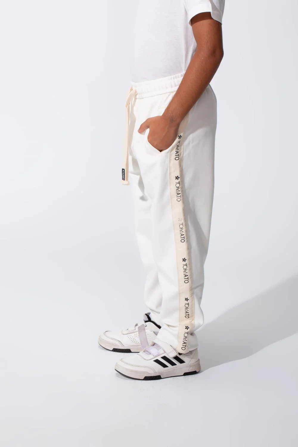 Boy's Oversized Sweatpants With A Tomato Stripe On The Side And Pockets - Image 12