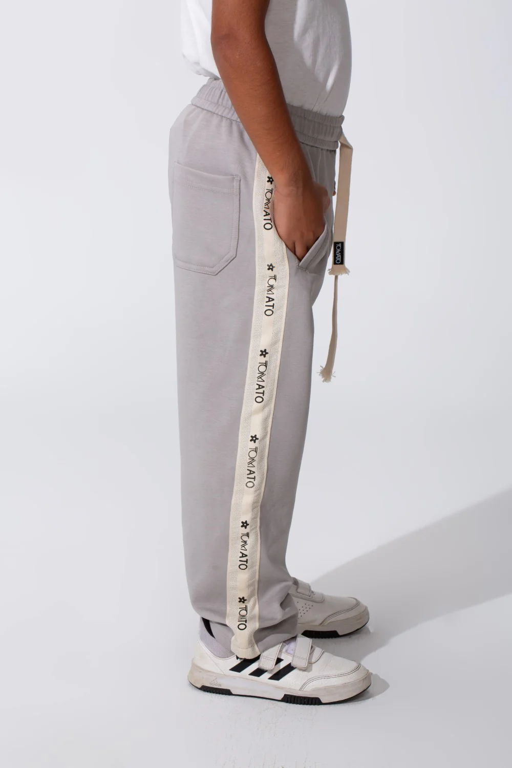 Boy's Oversized Sweatpants With A Tomato Stripe On The Side And Pockets - Image 15