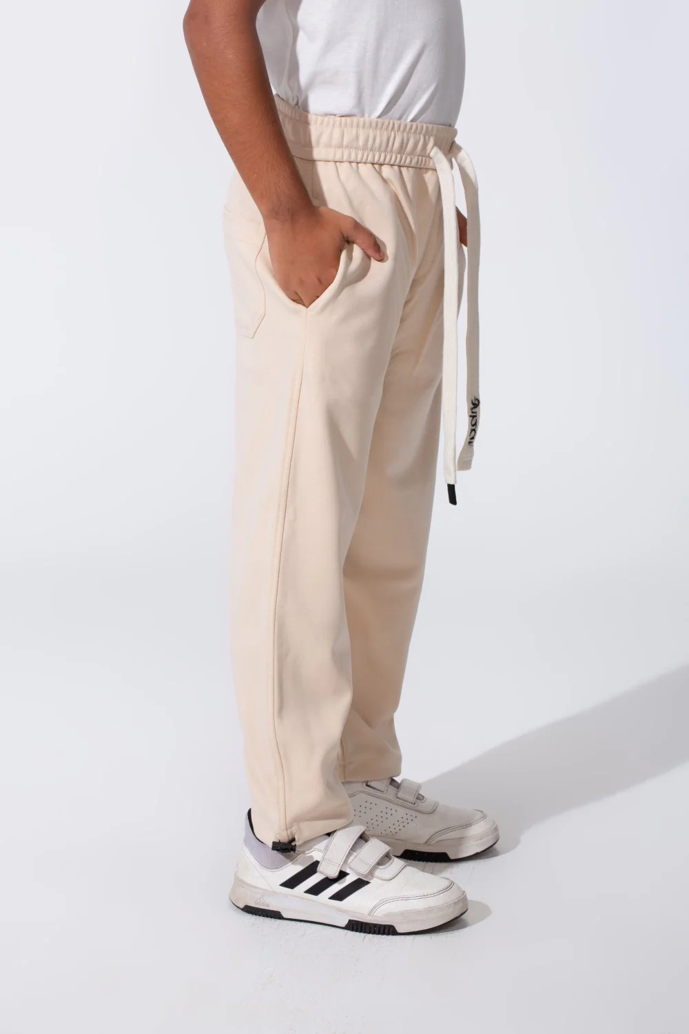 Boy's Oversized Sweatpants With Back Pocket And Drawstring At The Waist - Image 15
