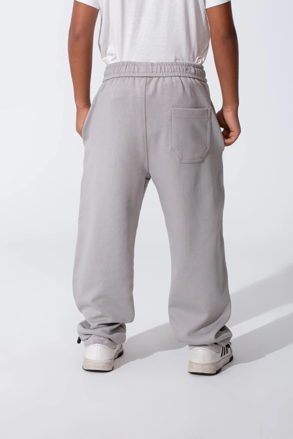 Boy's Oversized Sweatpants With Back Pocket And Drawstring At The Waist - Image 18
