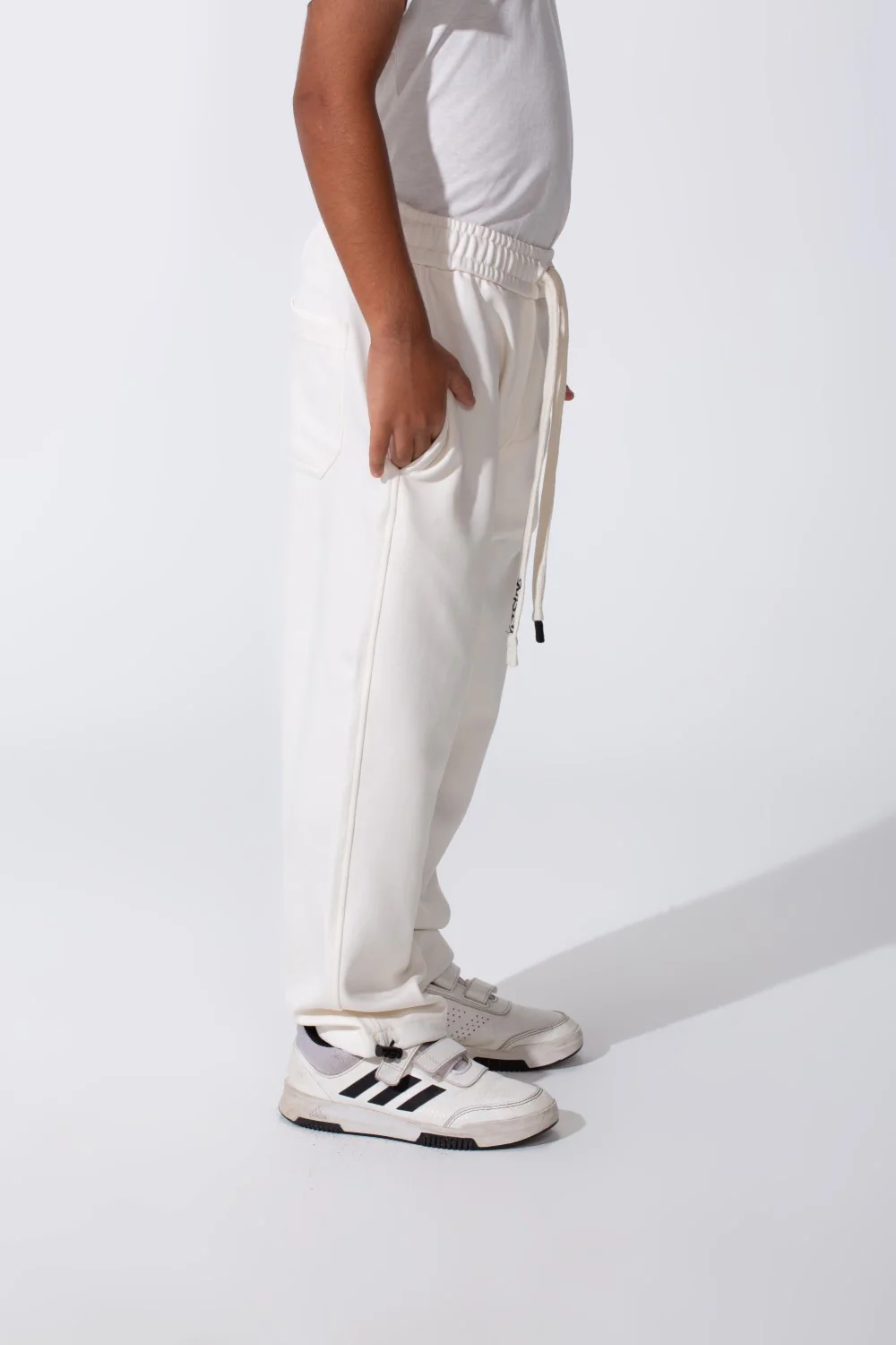 Boy's Oversized Sweatpants With Back Pocket And Drawstring At The Waist - Image 31