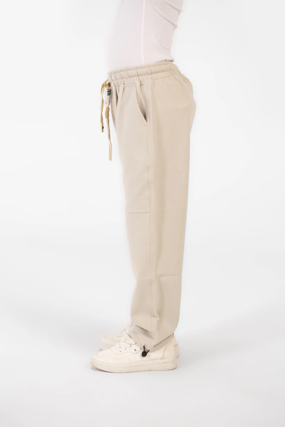 Boys' Oversized Sweatpants With Elastic Waistband And Pockets In A Modern Design - Image 16