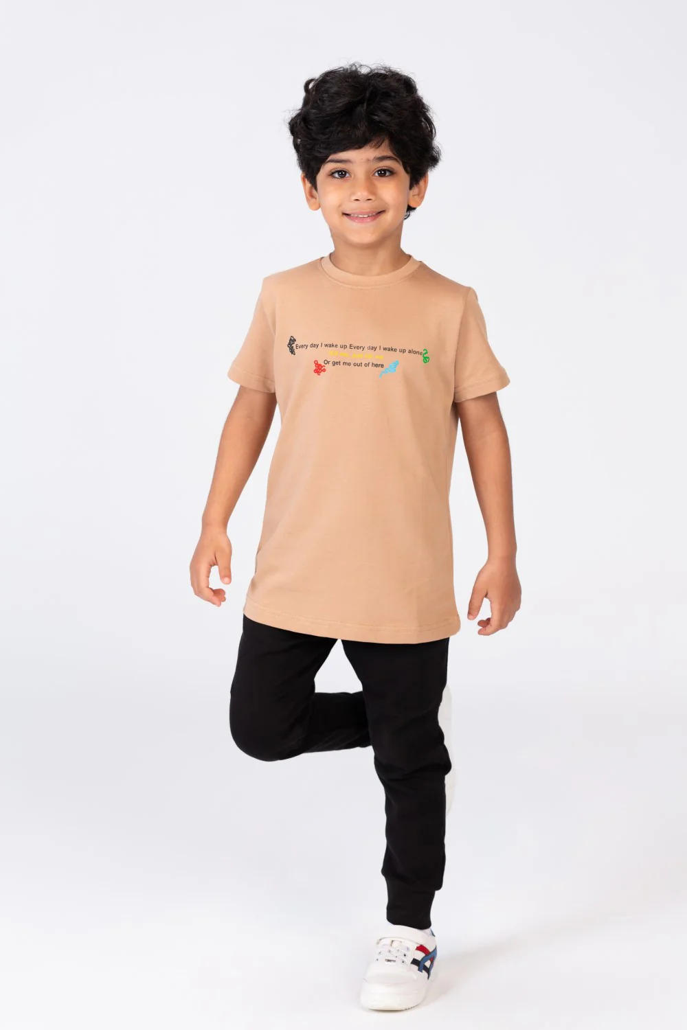Boys Regular Fit Half Sleeve T-shirt With Round Neck And Practical Material - Image 3