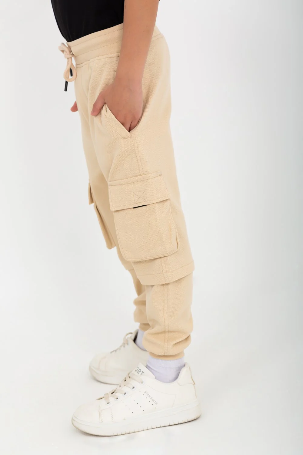 Boy's Regular Fit Sweatpants With Unique Cut - Image 3