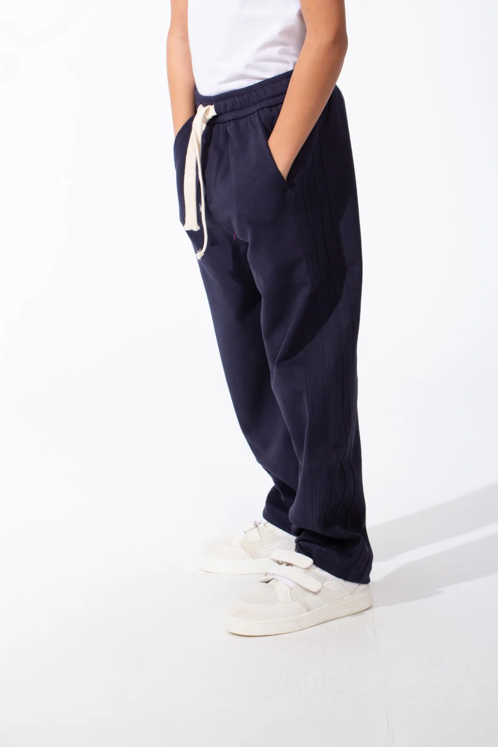 Boy's Relaxed Wide-Leg Design Elastic Waist Side Pockets Maximum Comfort Casual Look Perfect For Everyday Sweatpants - Image 11