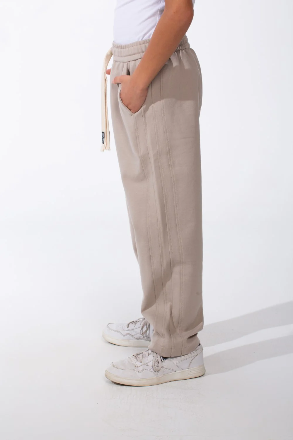 Boy's Relaxed Wide-Leg Design Elastic Waist Side Pockets Maximum Comfort Casual Look Perfect For Everyday Sweatpants - Image 4