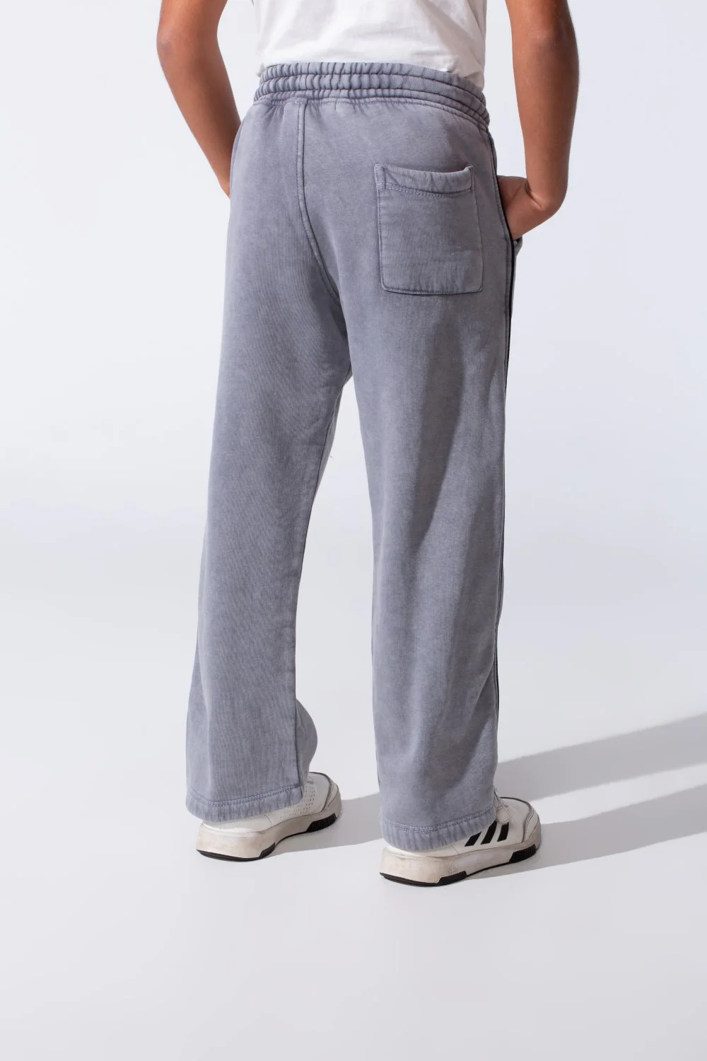 Boy's Side Pockets Sweatpants With A Waistband Elasticated Waist - Image 2