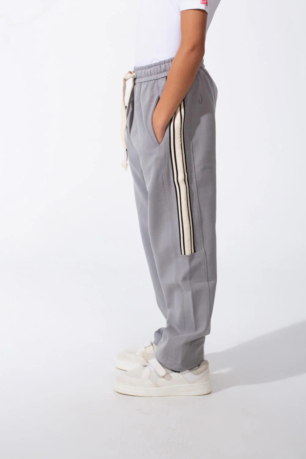 Boy's Sporty Wide-Leg Design Contrast Side Stripes Side Pockets Trendy Athletic Style For Daily Use Sweatpants - Image 11