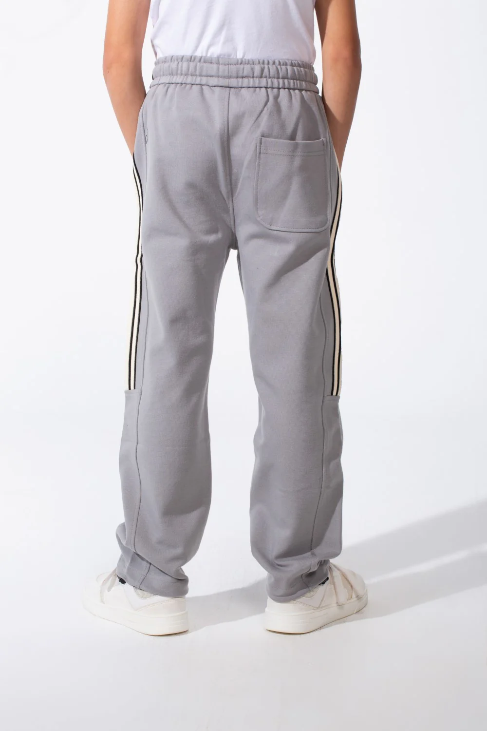 Boy's Sporty Wide-Leg Design Contrast Side Stripes Side Pockets Trendy Athletic Style For Daily Use Sweatpants - Image 12