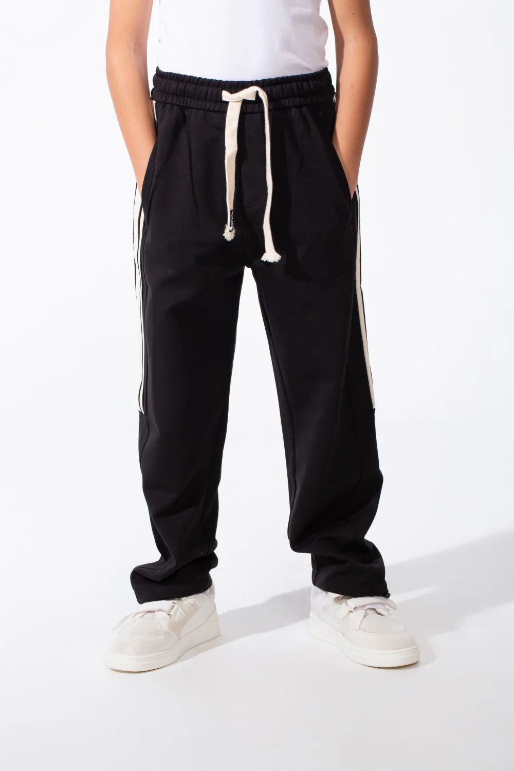Boy's Sporty Wide-Leg Design Contrast Side Stripes Side Pockets Trendy Athletic Style For Daily Use Sweatpants - Image 5