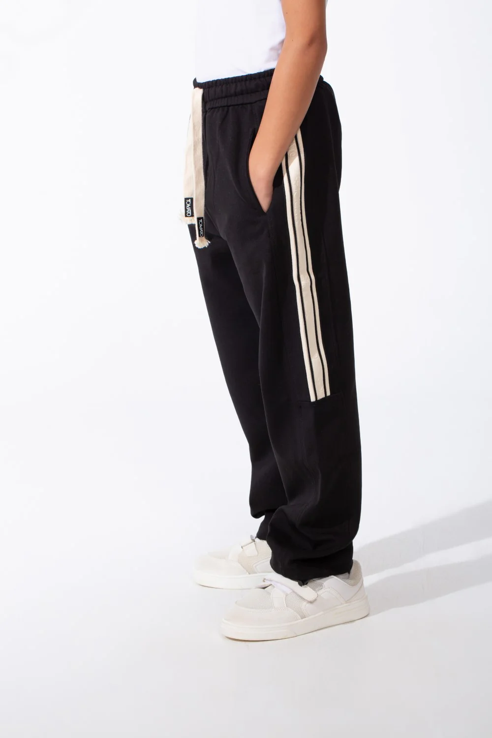 Boy's Sporty Wide-Leg Design Contrast Side Stripes Side Pockets Trendy Athletic Style For Daily Use Sweatpants - Image 7