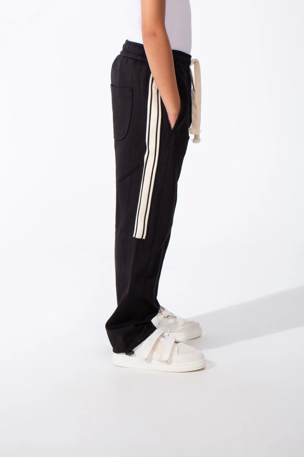 Boy's Sporty Wide-Leg Design Contrast Side Stripes Side Pockets Trendy Athletic Style For Daily Use Sweatpants - Image 8
