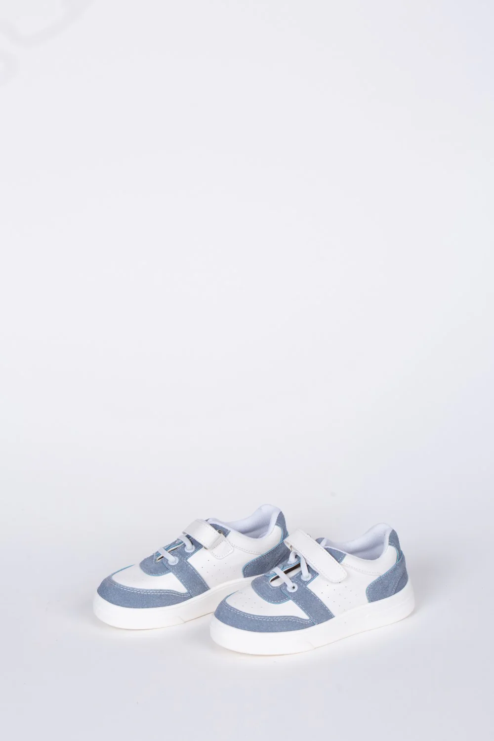 Boy's Stylish Sneakers Made With Breathable High Quality Materials - Image 5