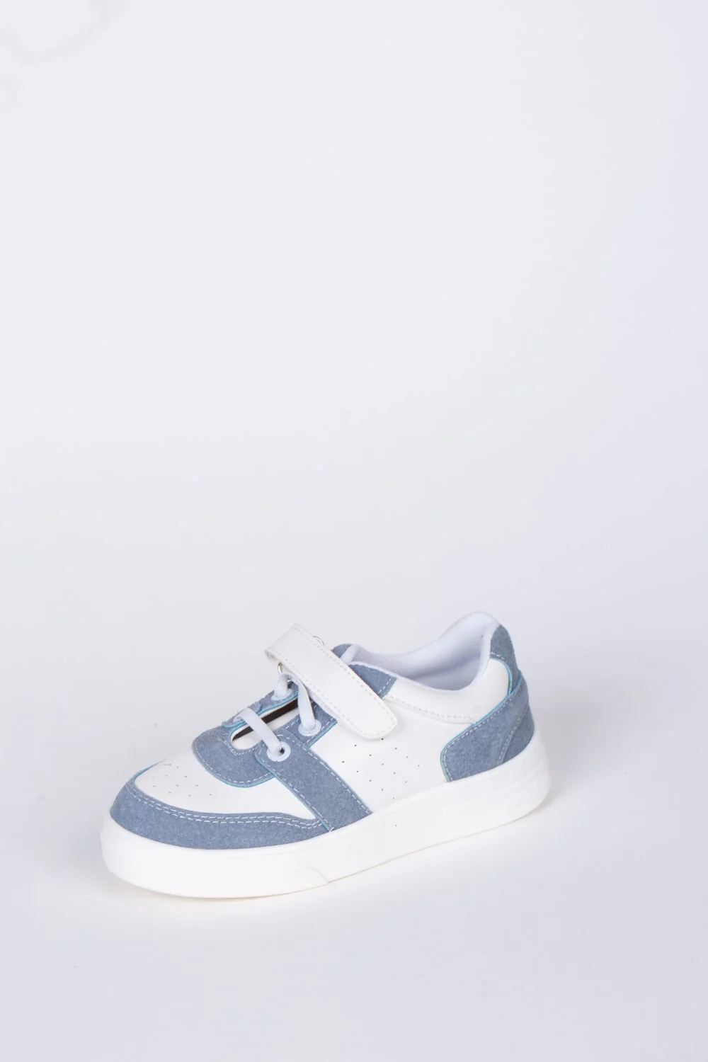 Boy's Stylish Sneakers Made With Breathable High Quality Materials - Image 7