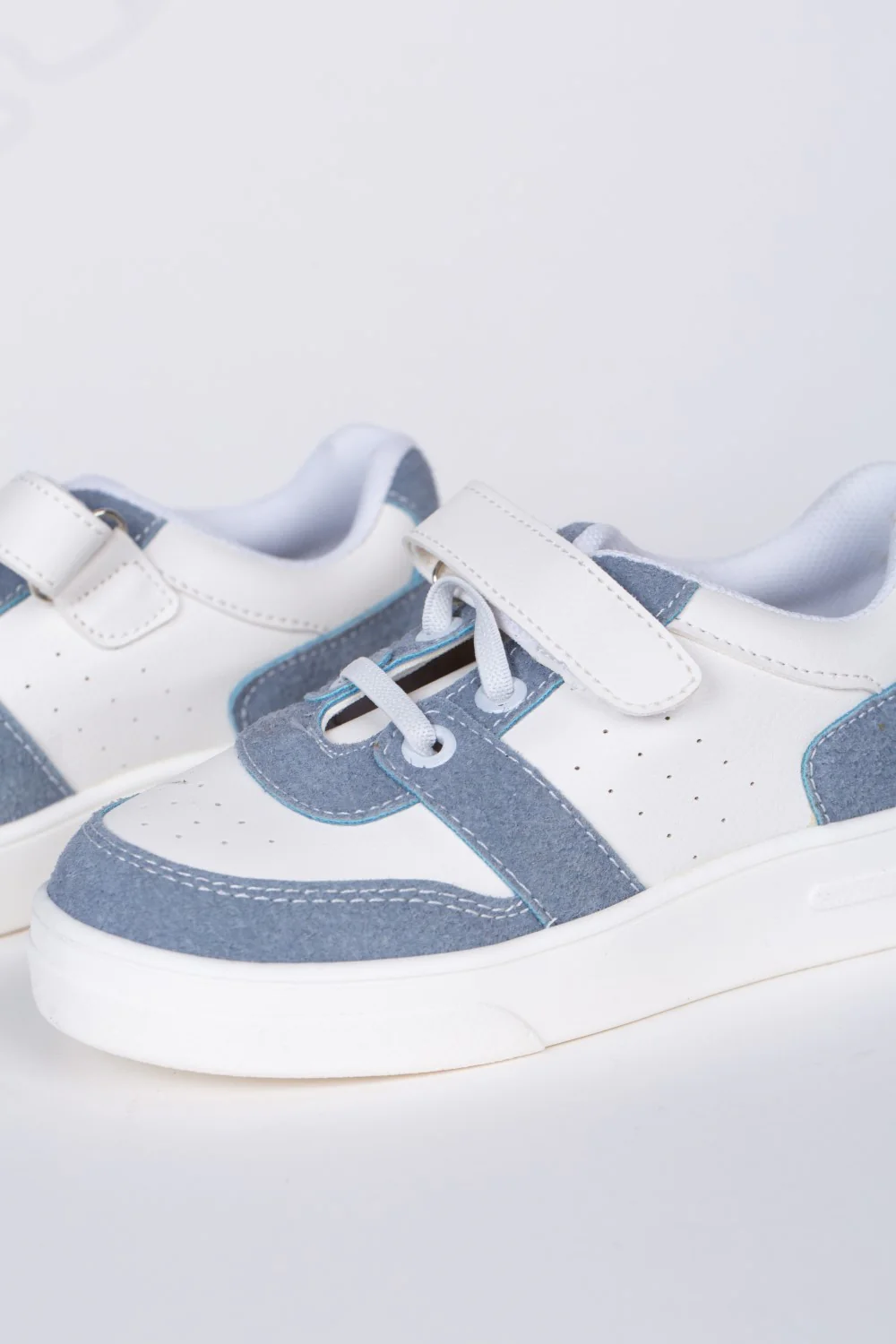 Boy's Stylish Sneakers Made With Breathable High Quality Materials - Image 8