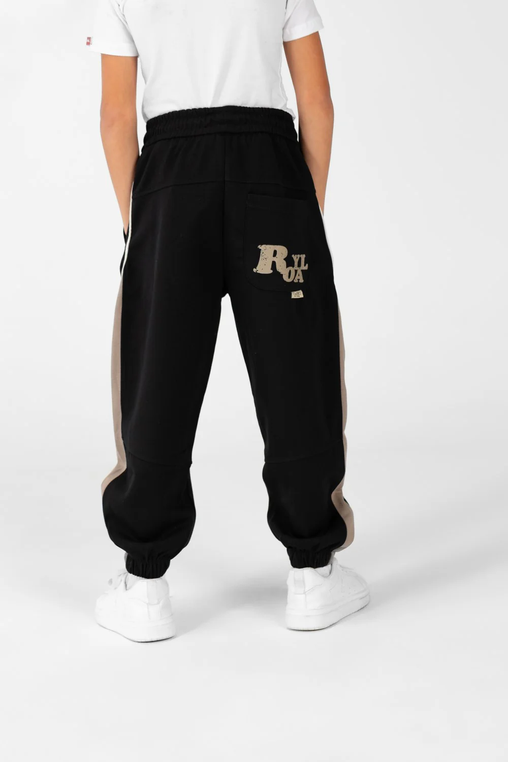boy's Sweatpants With An Elasticated Waistband And Side Pockets - Image 2