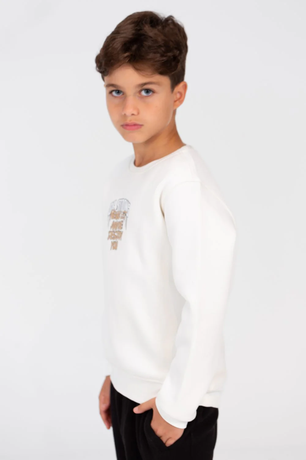 Boy's Sweatshirt With A Round Neck And Front Print - Image 11