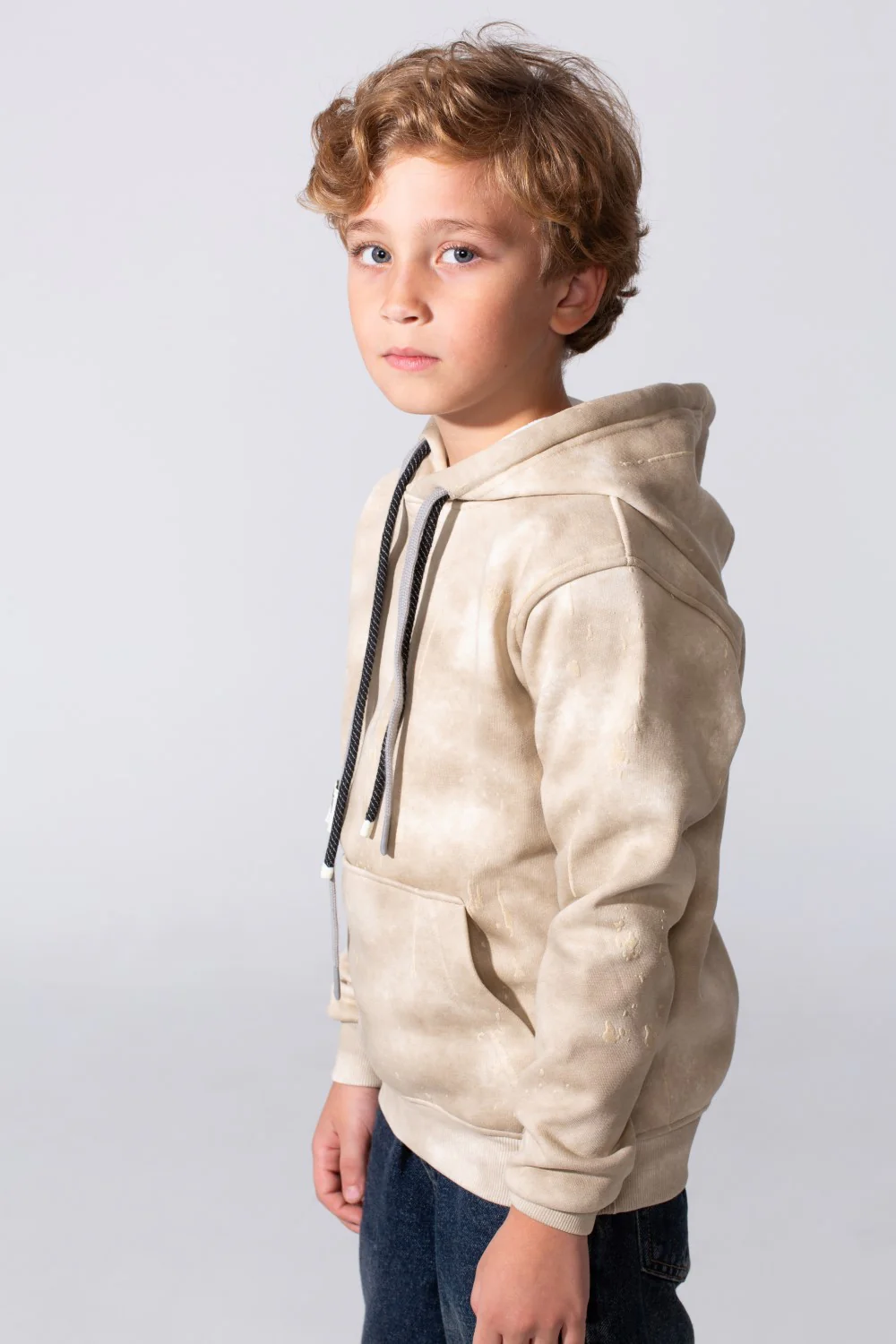 Boy's Tie Dye Slim Fit Hoodie Sweatshirt With A Modern Design And Long Sleeves - Image 3