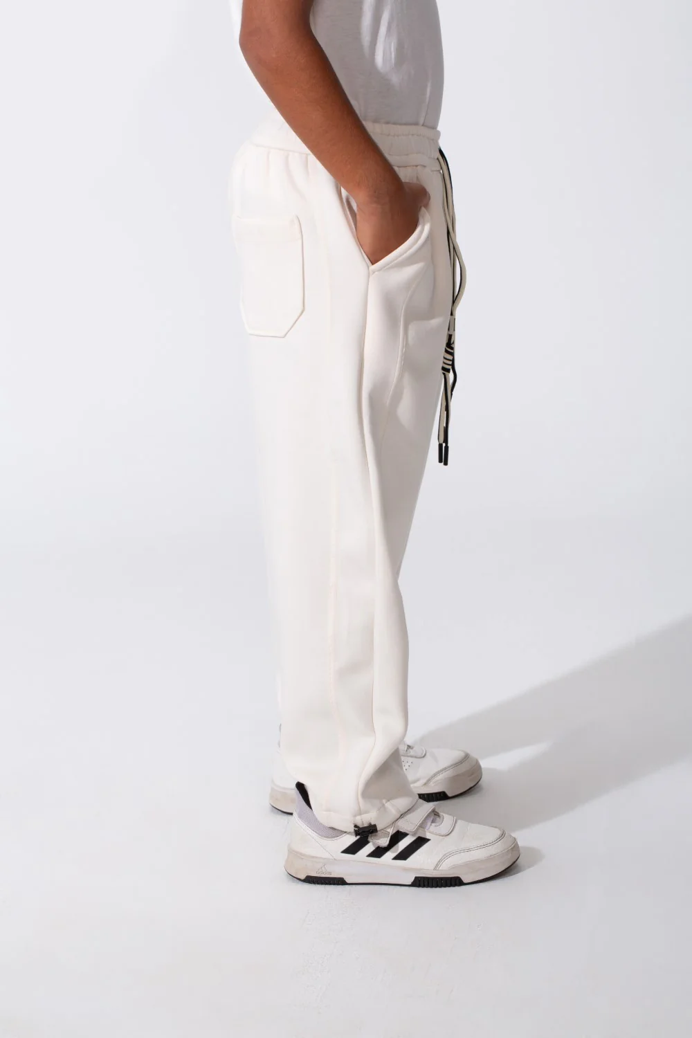 Boy's Tomato Oversized Sweatpants With Drawstring Waist And Pockets - Image 11