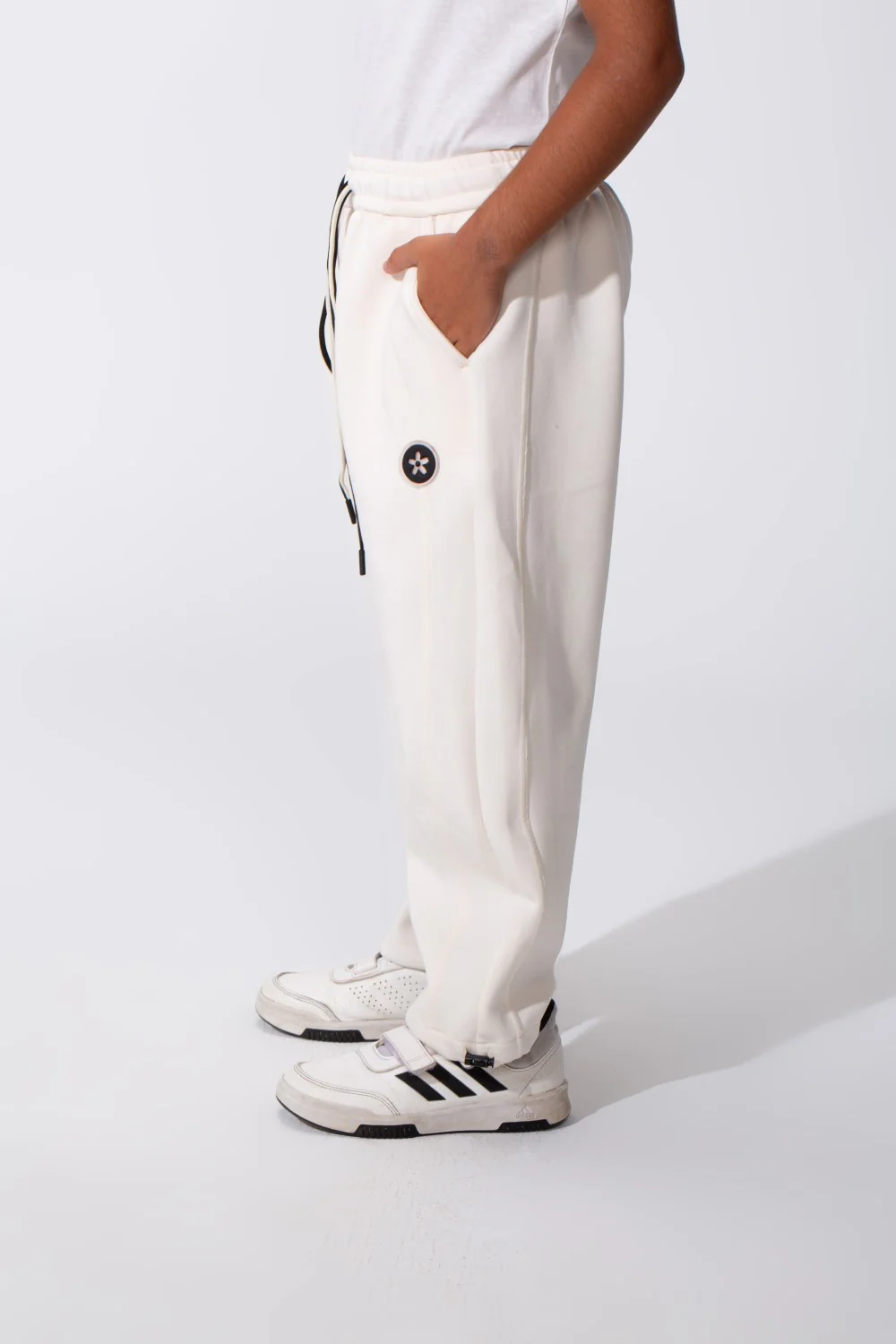 Boy's Tomato Oversized Sweatpants With Drawstring Waist And Pockets - Image 12