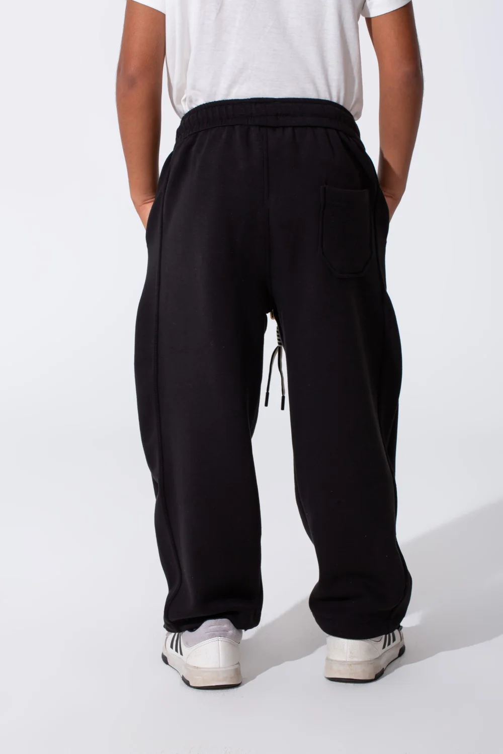 Boy's Tomato Oversized Sweatpants With Drawstring Waist And Pockets - Image 6