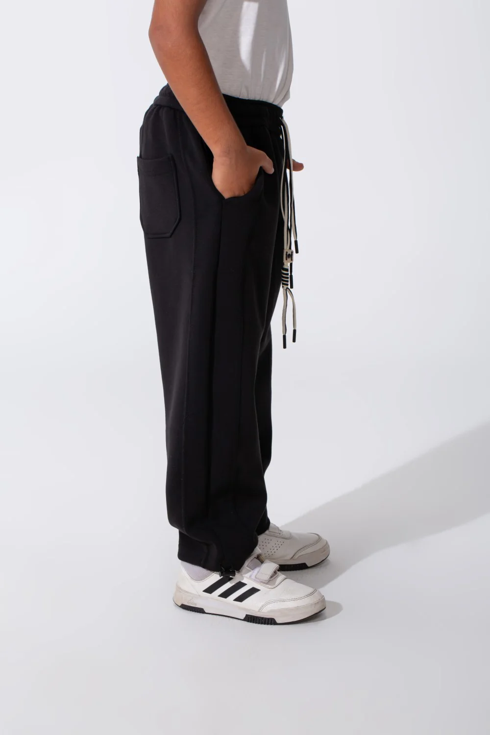 Boy's Tomato Oversized Sweatpants With Drawstring Waist And Pockets - Image 7