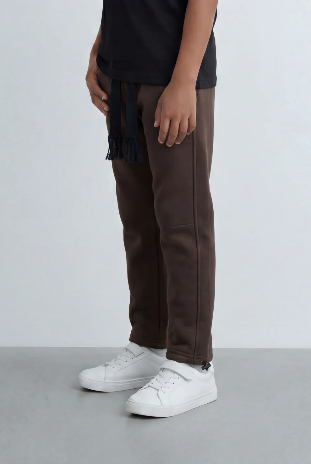 Boy's Tomato Store Jogger Sweatpants Contrast Side Piping Elastic Waistband Melton Regular Fit - Image 8