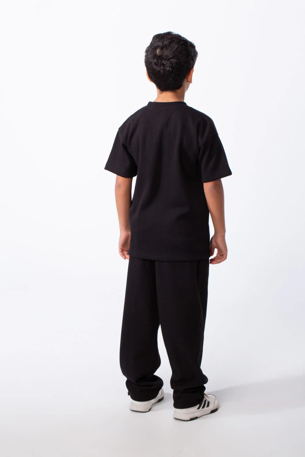 Boy's Two-Piece Tomato Store Set Short Sleeve Classic Crew Neckline Modern Oversize Elasticated Waistband Casual Everyday Wear Outfit - Image 2