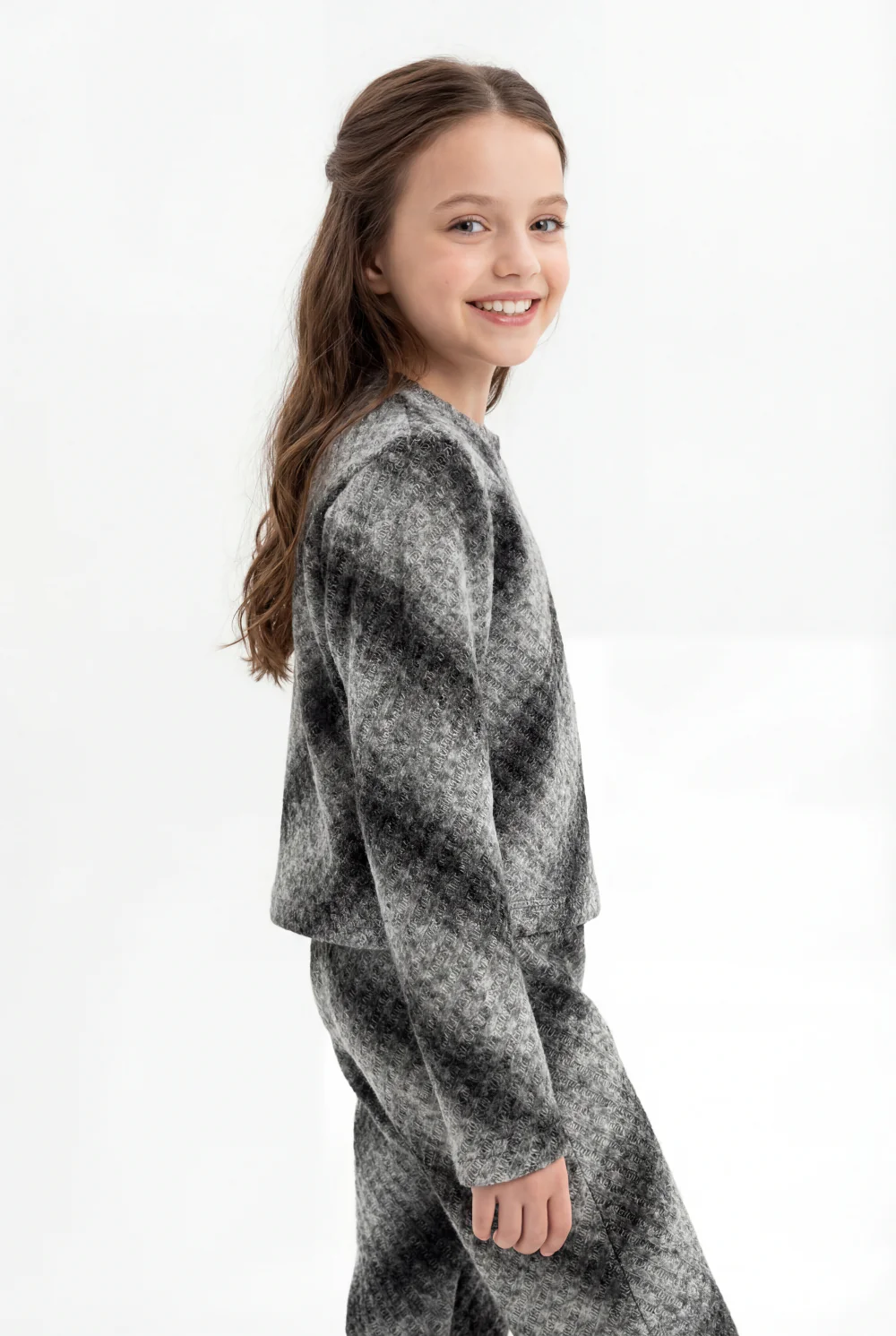Girl’s Textured Knit Co-Ord Set With Bold Diagonal Ombré Stripes Crew Neckline Slim Fit Outfit - Image 3