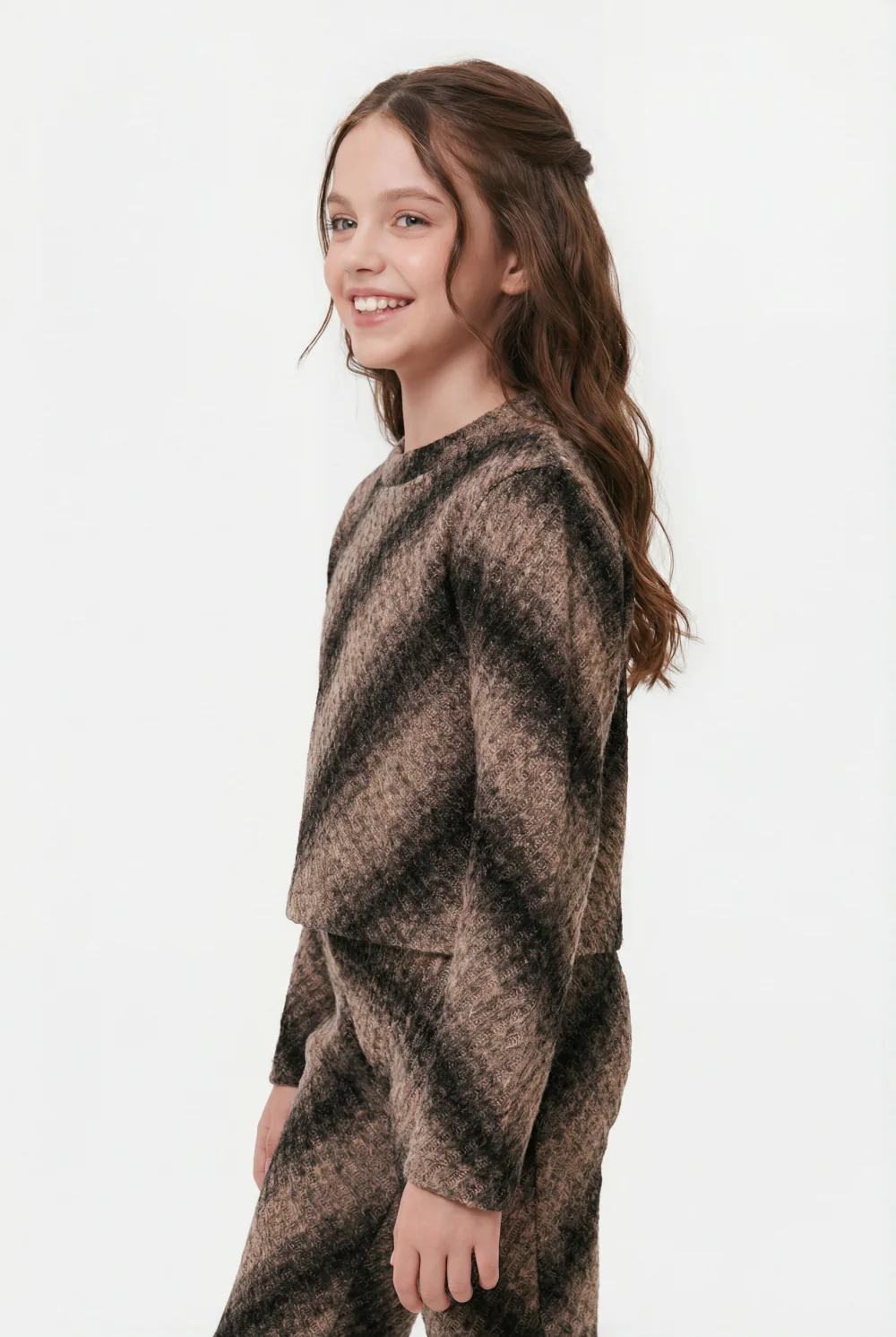 Girl’s Textured Knit Co-Ord Set With Bold Diagonal Ombré Stripes Crew Neckline Slim Fit Outfit - Image 8