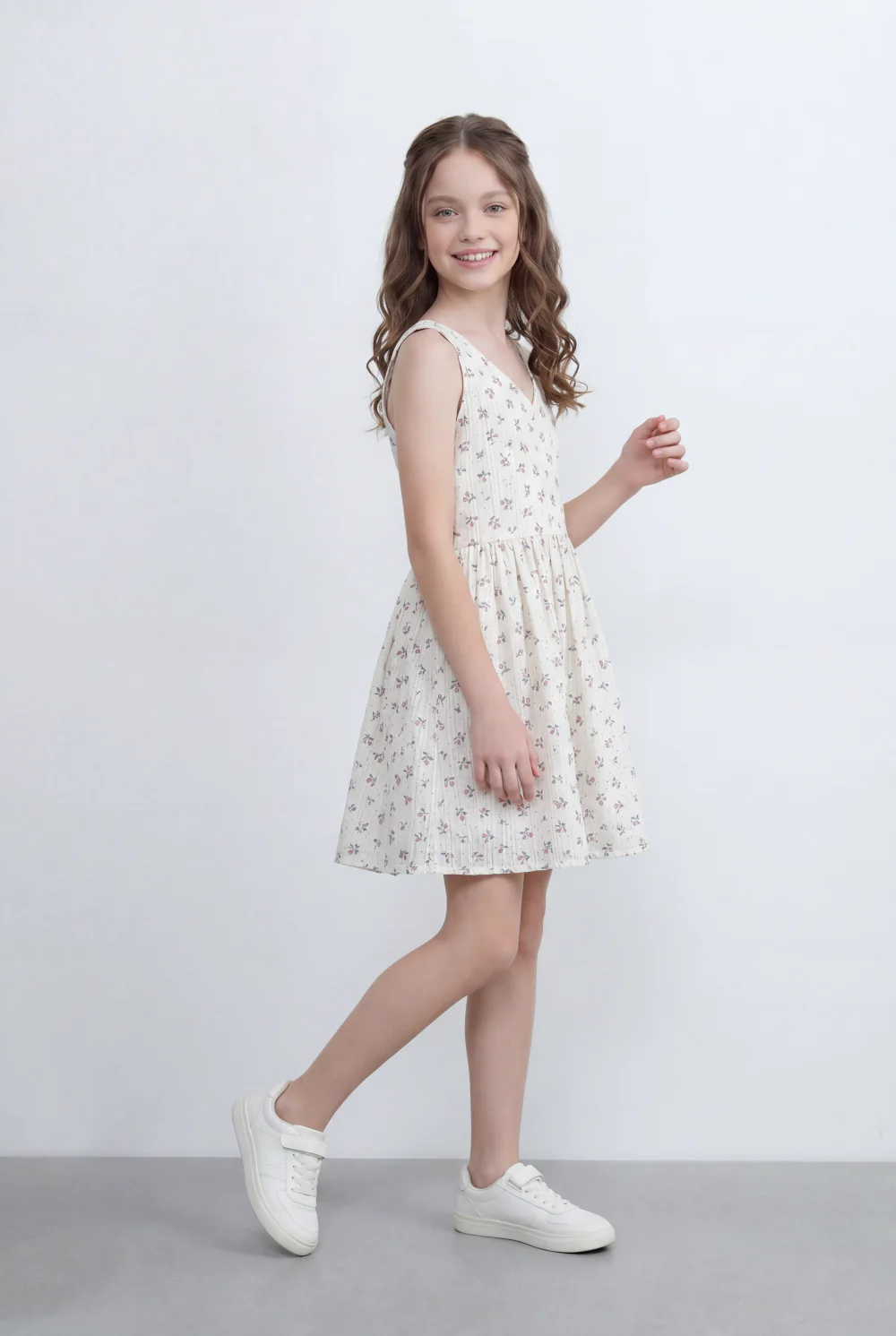 Girl's Tomato Store Floral Print Linen Dress Sleeveless Design Gathered Waist Detail Soft All Over Ditsy Floral Pattern - Image 8